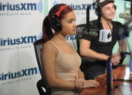 Ariana Grande at SiriusXM Studios in New York - Hot Celebs Home